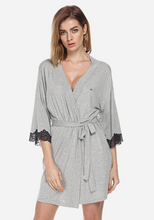 Load image into Gallery viewer, Alvee Soild Kimono Robe