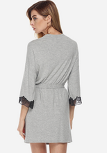 Load image into Gallery viewer, Alvee Soild Kimono Robe